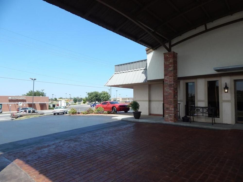 Quality Inn Chickasha Exteriör bild